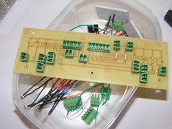 Le circuit et les capteurs à la fin de l'assemblage Le circuit et les capteurs à la fin de l'assemblage